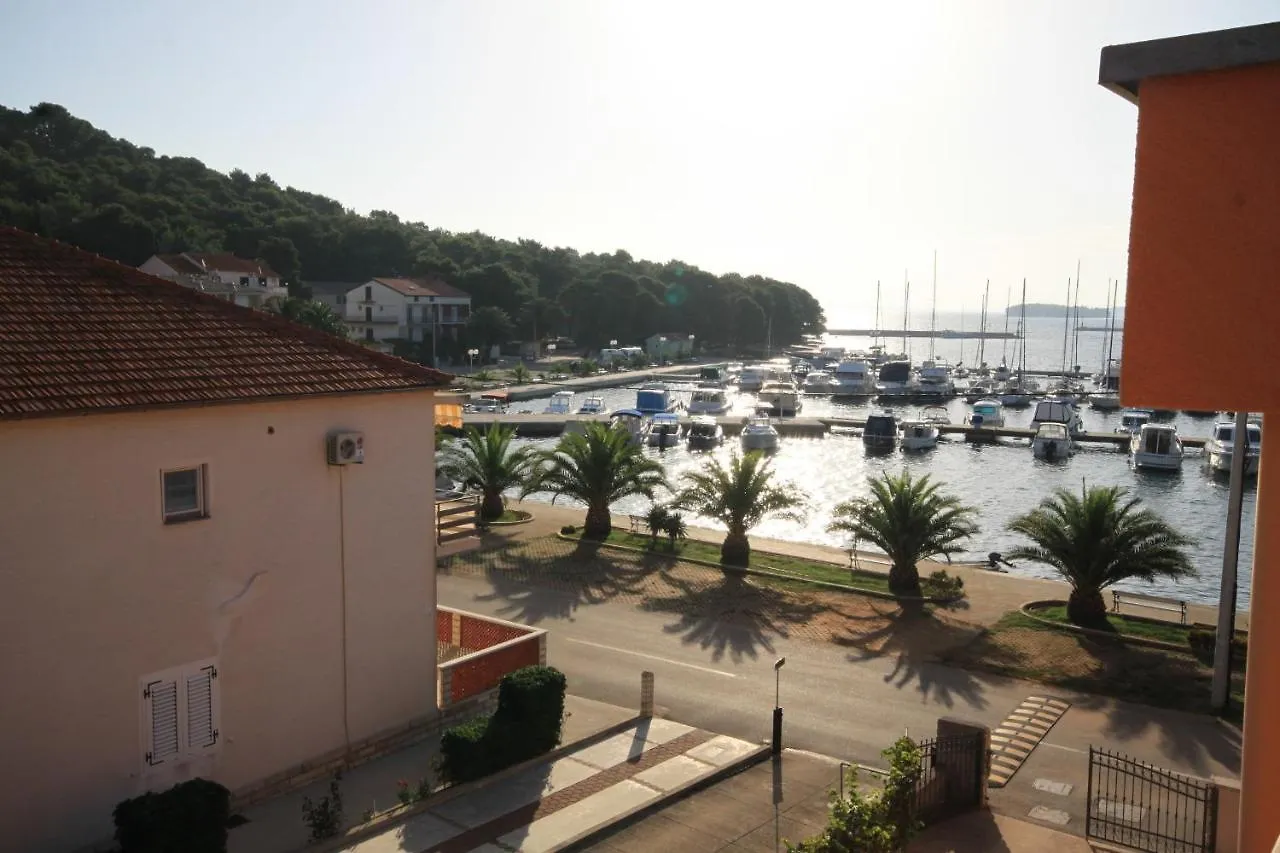 Apartments By The Sea Kukljica, Ugljan - 8478